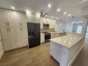 144 Pebble Shores Dr in Naples, FL - Building Photo - Building Photo
