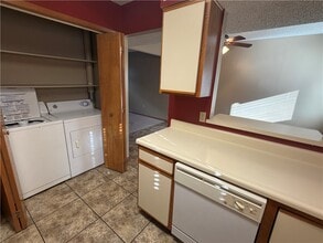 460 N Garrett St in Siloam Springs, AR - Building Photo - Building Photo