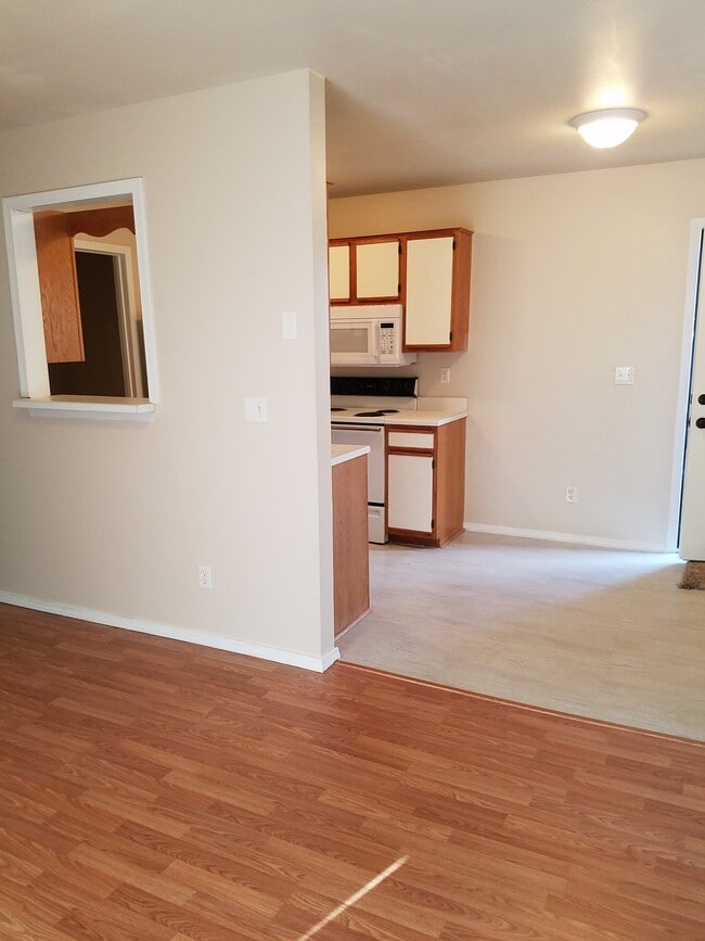 2972 Maple Street Hollister MO in Hollister, MO - Building Photo - Building Photo