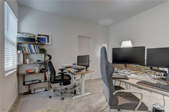 8827 Roadrunner Ravine St in Las Vegas, NV - Building Photo - Building Photo