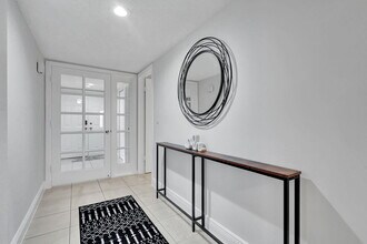 12641 Westhampton Cir in Wellington, FL - Building Photo - Building Photo