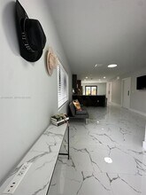 1074 NW 61st St in Miami, FL - Building Photo - Building Photo
