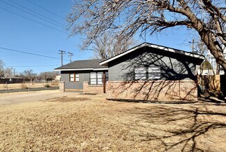 2220 38th St in Lubbock, TX - Building Photo - Building Photo