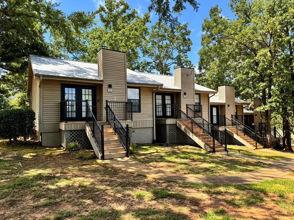 Waters Edge at Lake Palestine in Flint, TX - Building Photo