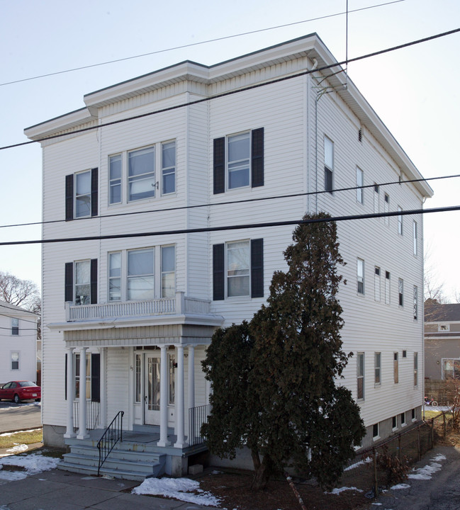 63 Robinson Ave in Pawtucket, RI - Foto de edificio