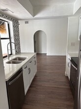 2316 Everest Pky in Cape Coral, FL - Foto de edificio - Building Photo