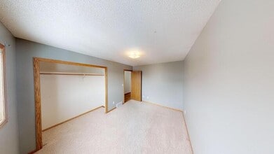 4010 Lockport St in Bismarck, ND - Building Photo - Building Photo