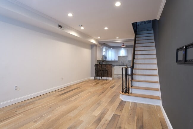905 Watkins St in Philadelphia, PA - Building Photo - Building Photo