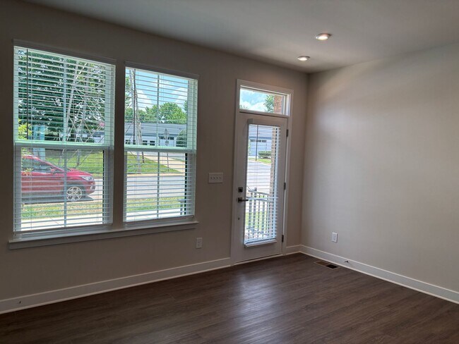 4824 Chastain Ave in Charlotte, NC - Building Photo - Building Photo