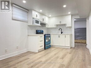 14 Lady Churchill Ct in Toronto, ON - Building Photo - Building Photo