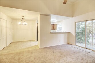 1746 N Chestnut Ave in Fayetteville, AR - Building Photo - Building Photo