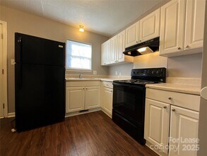 1520 N Main Ave in Newton, NC - Building Photo - Building Photo