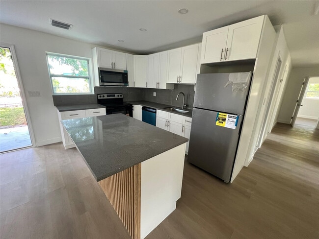 422 SW 4th Ave in Delray Beach, FL - Building Photo - Building Photo