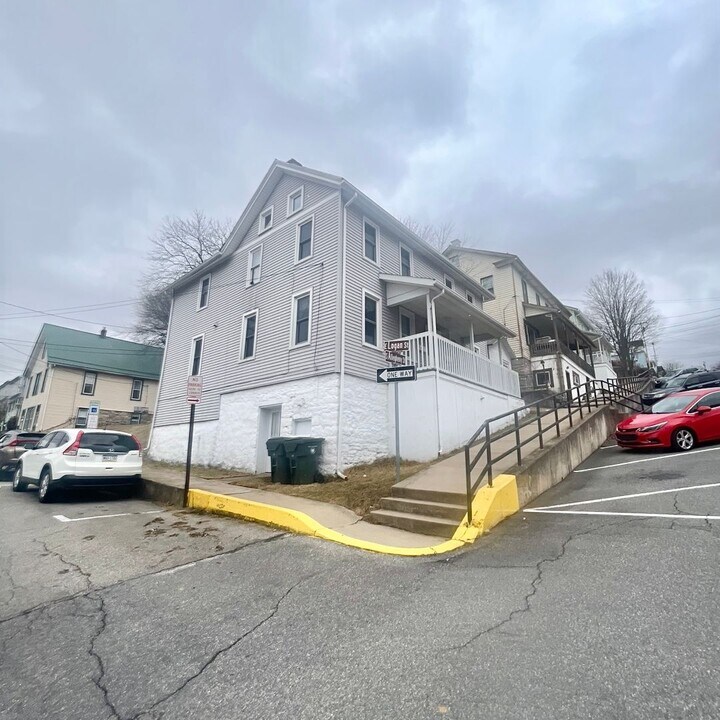 302 S Allegheny St-Unit -A in Bellefonte, PA - Building Photo