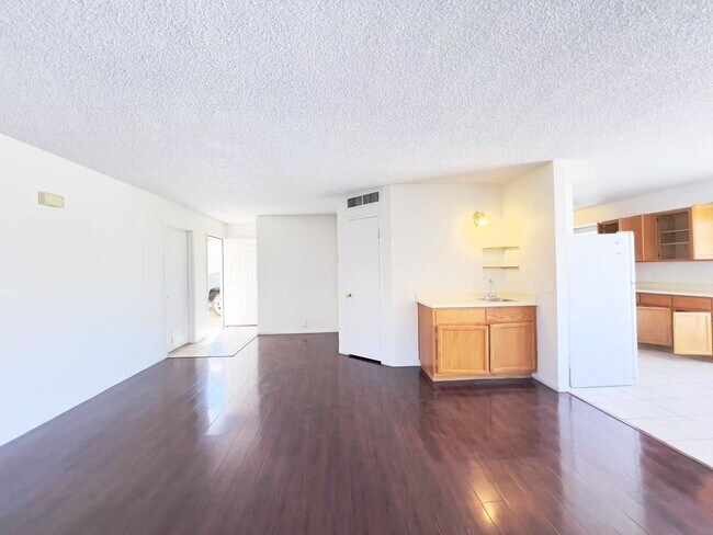 7916 Copper Canyon Rd in Las Vegas, NV - Foto de edificio - Building Photo