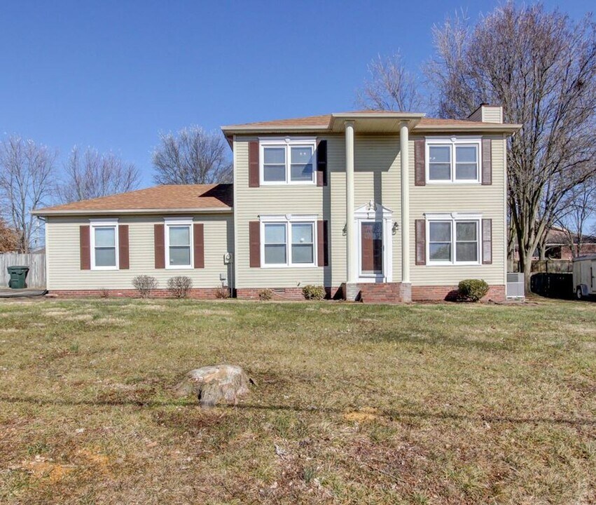 1105 Bark Ridge Cir in Hopkinsville, KY - Building Photo