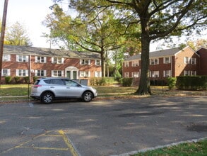 6A Carolyn Ter, Unit 6a Carolyn Terrace in Roselle, NJ - Building Photo - Building Photo