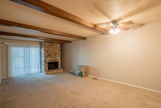 6119 S Troost Ave in Tulsa, OK - Foto de edificio - Building Photo