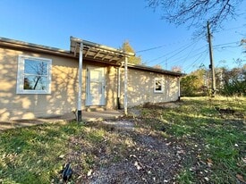 7435 Cycle Ln in Goodlettsville, TN - Building Photo