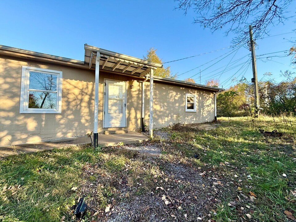 7435 Cycle Ln in Goodlettsville, TN - Building Photo