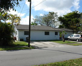 612-614 Glenn Pky in Hollywood, FL - Building Photo - Building Photo