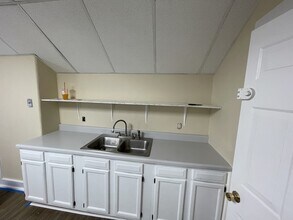 325 Main St in Douglas, MA - Building Photo - Building Photo