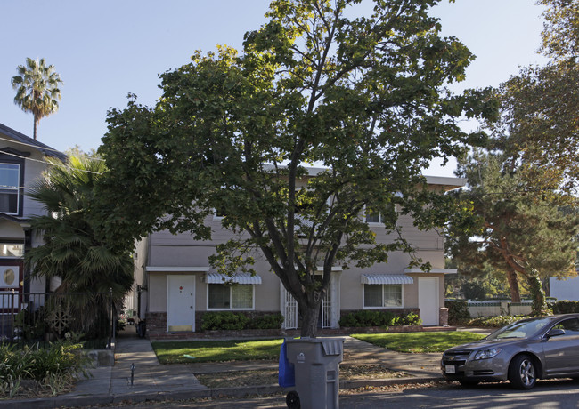 140 N 15th St in San Jose, CA - Foto de edificio - Building Photo