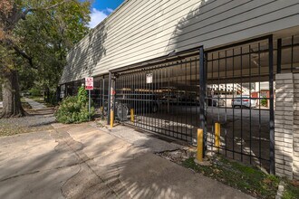 Sul Ross Apartments in Houston, TX - Foto de edificio - Building Photo