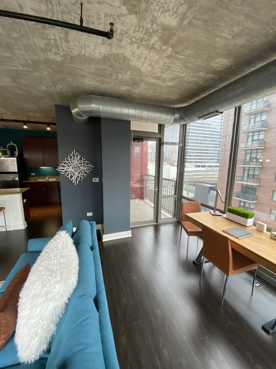 611 S Wells St, Unit 1101 in Chicago, IL - Building Photo