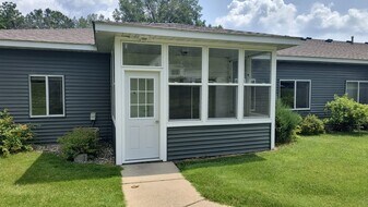 Henderson Apartments in Henderson, MN - Building Photo