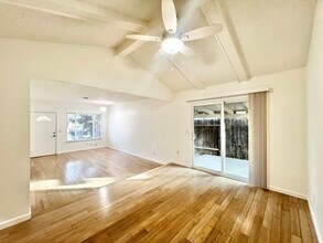 5416 Olympic Way in Sacramento, CA - Building Photo - Building Photo