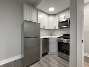 510 W Belmont Ave in Chicago, IL - Building Photo - Building Photo