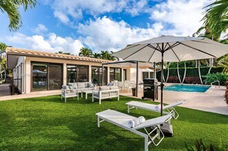 636 Hibiscus Dr in Hallandale Beach, FL - Building Photo - Building Photo