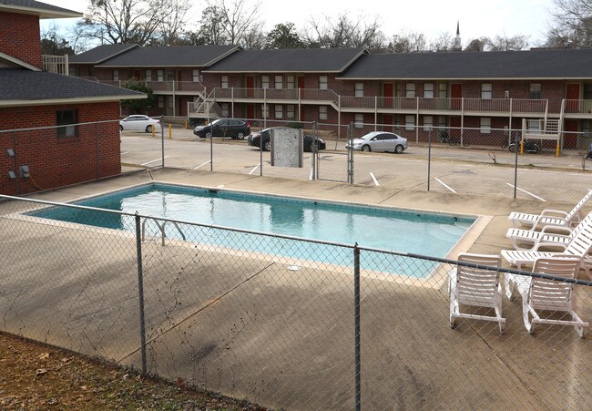 Magnolia Woods in Auburn, AL - Building Photo - Building Photo