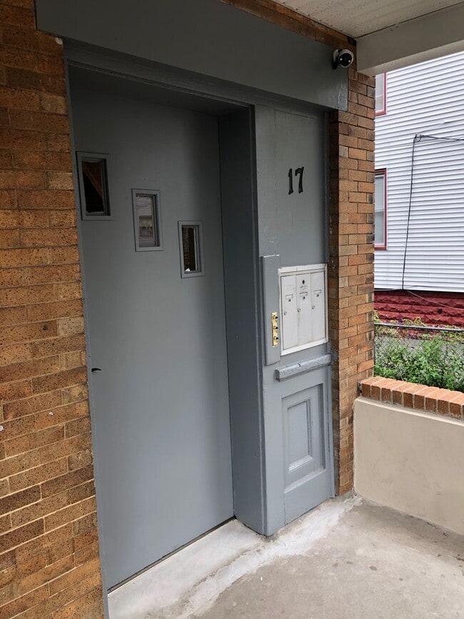 17 Devon St in Kearny, NJ - Building Photo - Building Photo