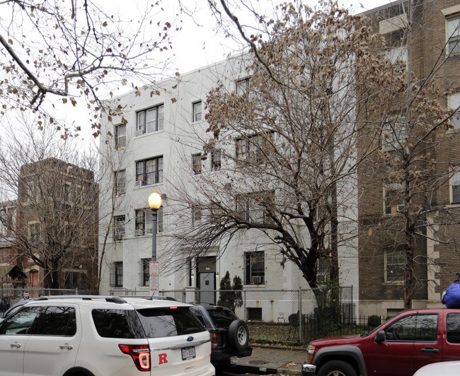 1433 Columbia Rd NW in Washington, DC - Foto de edificio - Building Photo