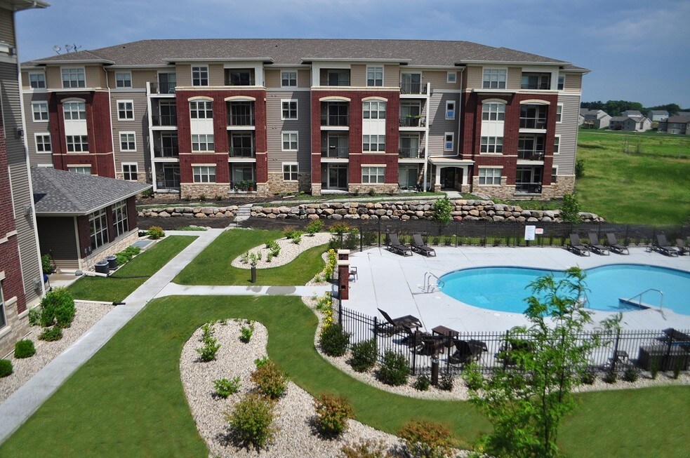 Hunter's Creek Apartments Sun Prairie, WI Apartments For Rent