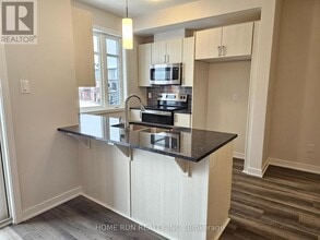 126 Venasque Private in Ottawa, ON - Building Photo - Building Photo