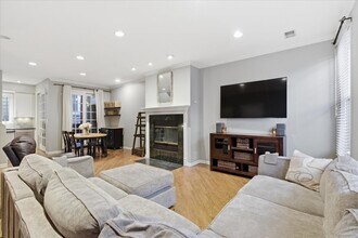 2140 N Winchester Ave in Chicago, IL - Building Photo - Building Photo