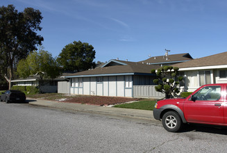 1836 El Parque Ct in San Mateo, CA - Building Photo - Building Photo