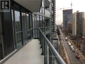 30 Roehampton Ave in Toronto, ON - Building Photo - Building Photo