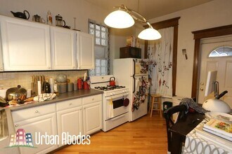 1326 N Claremont Ave, Unit 2C in Chicago, IL - Foto de edificio - Building Photo