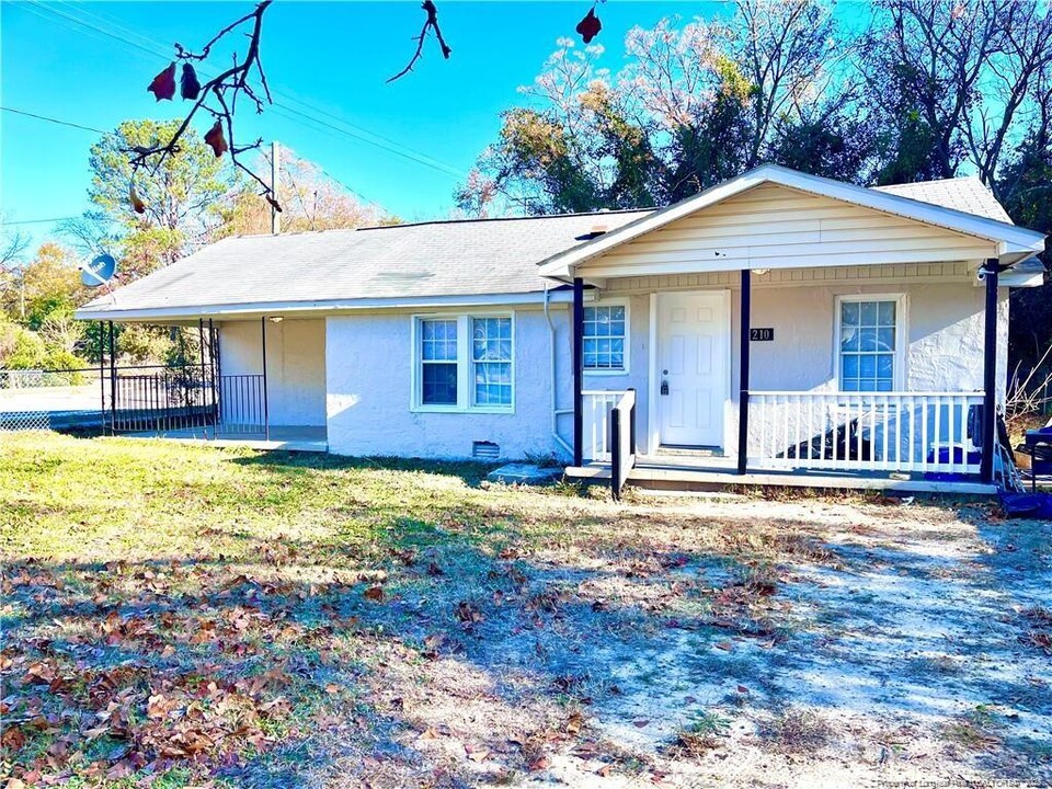 210 Jasper St in Fayetteville, NC - Building Photo