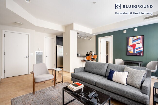 733 15th St NW in Washington, DC - Building Photo - Building Photo