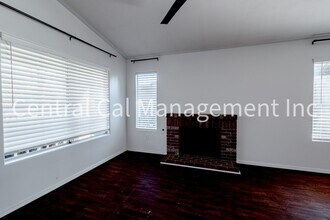 5801 Canoe Ct in Bakersfield, CA - Building Photo - Building Photo