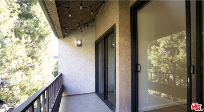 8675 Falmouth Ave in Los Angeles, CA - Building Photo - Building Photo