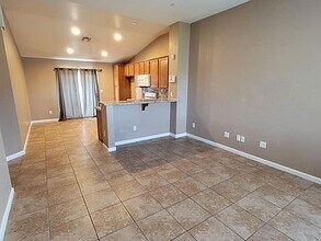 950 Jacaranda Dr in El Centro, CA - Building Photo - Building Photo