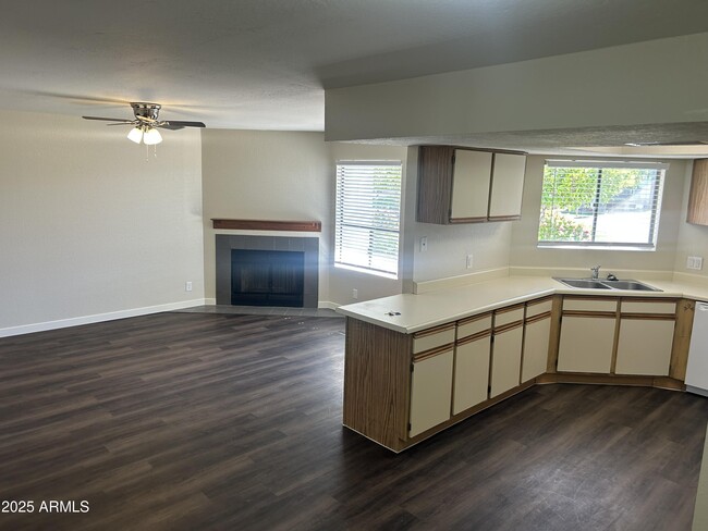 1444 N Recker Rd in Mesa, AZ - Foto de edificio - Building Photo