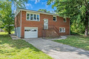 152 Clifford B Wright St in Berkeley Township, NJ - Building Photo