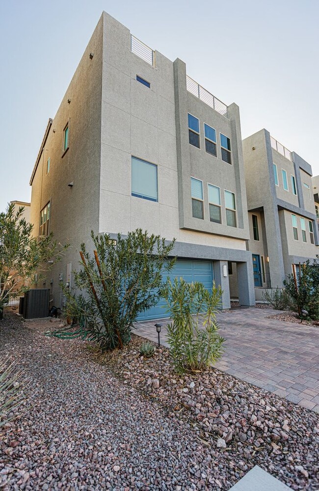 8089 Misty Canyon Ave in Las Vegas, NV - Building Photo - Building Photo